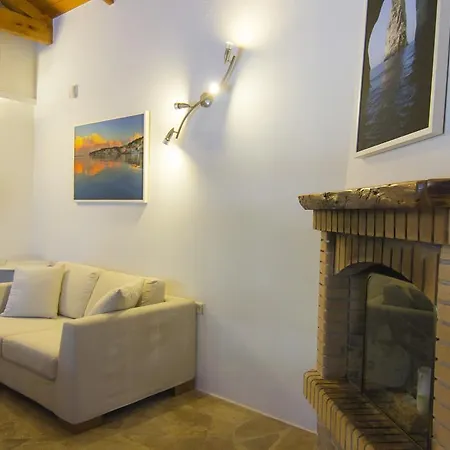 別荘 Su La Strata By Corfuescapes *