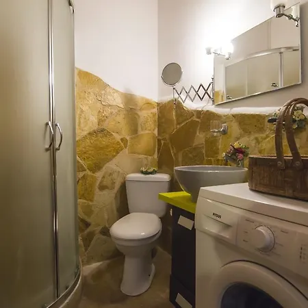 Su La Strata By Corfuescapes ガイオス