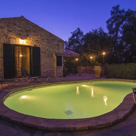 Su La Strata By Corfuescapes *