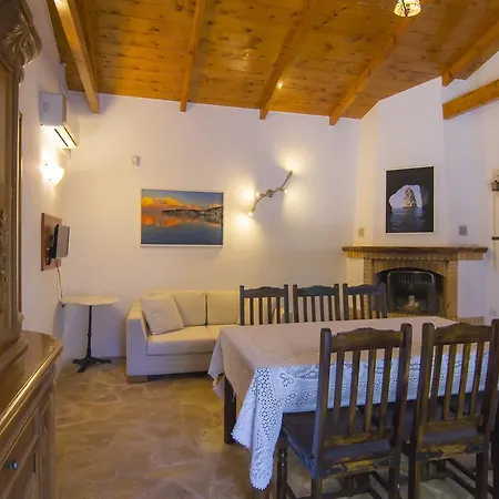 Su La Strata By Corfuescapes Сasa de vacaciones Gáios